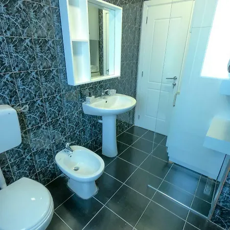 Roza's Center Apartment Tirana